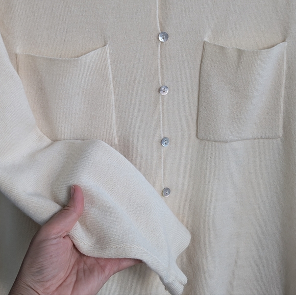 Vtg  Lambswool Cardigan Women's Med Mother-of-Pearl Buttons Old Money Classic - Picture 3 of 7